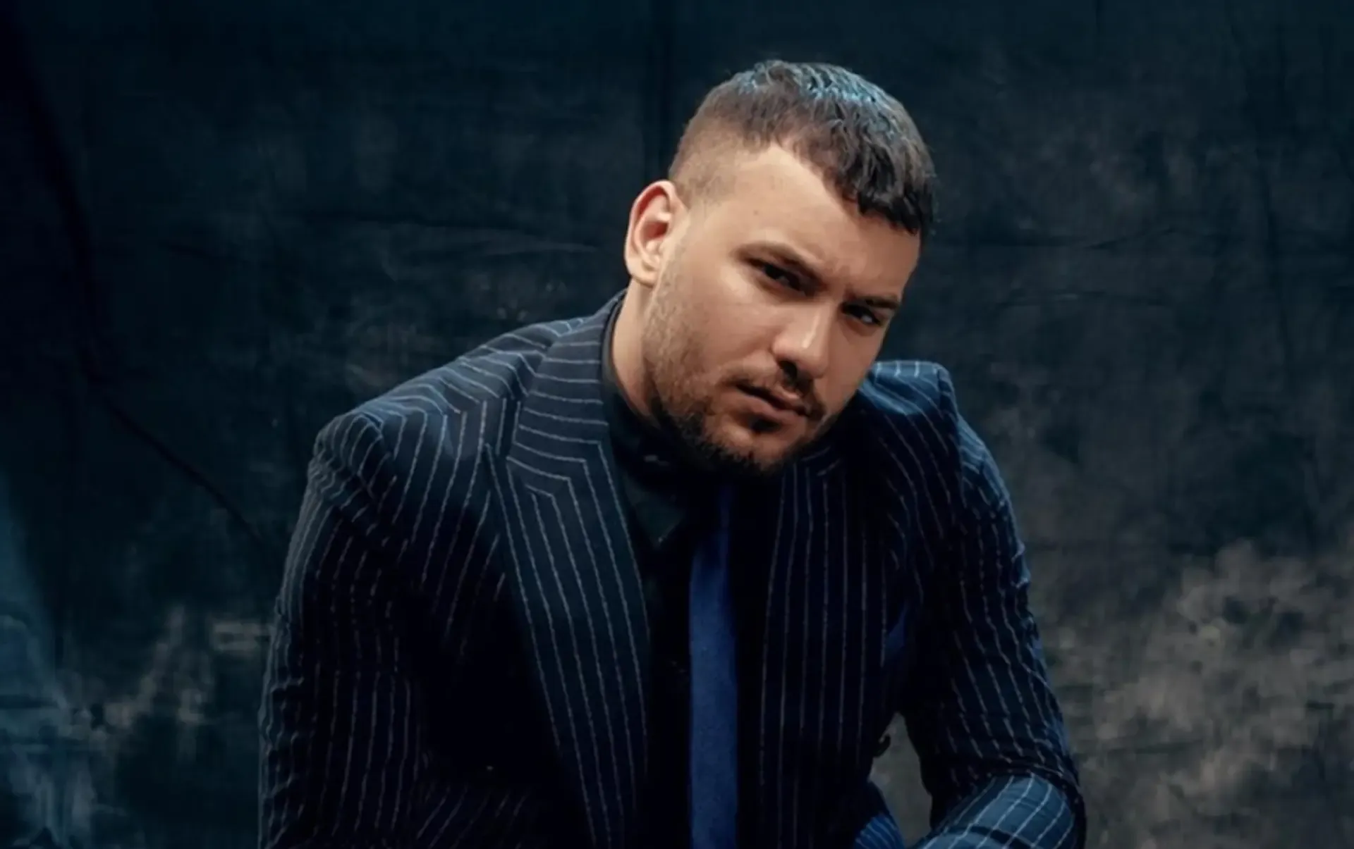 بعد إيقافه أكثر من عام.. مسلم يقرر تصفية ممتلكاته في مصر ومغادرة البلاد