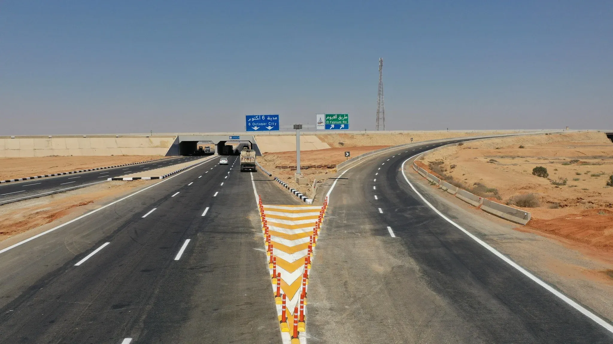 طريق الواحات الآن بعد غلق بوابات حدائق الأهرام.. تفاصيل الحالة المرورية