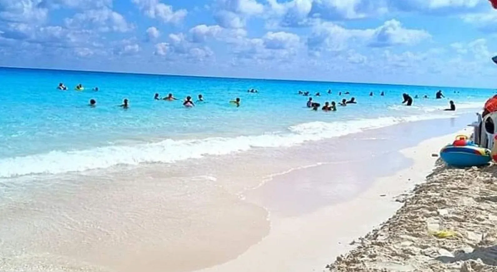 بـ 1000 دولار في اليوم..  أزمة شواطئ مراسي تشتعل على السوشيال ميديا