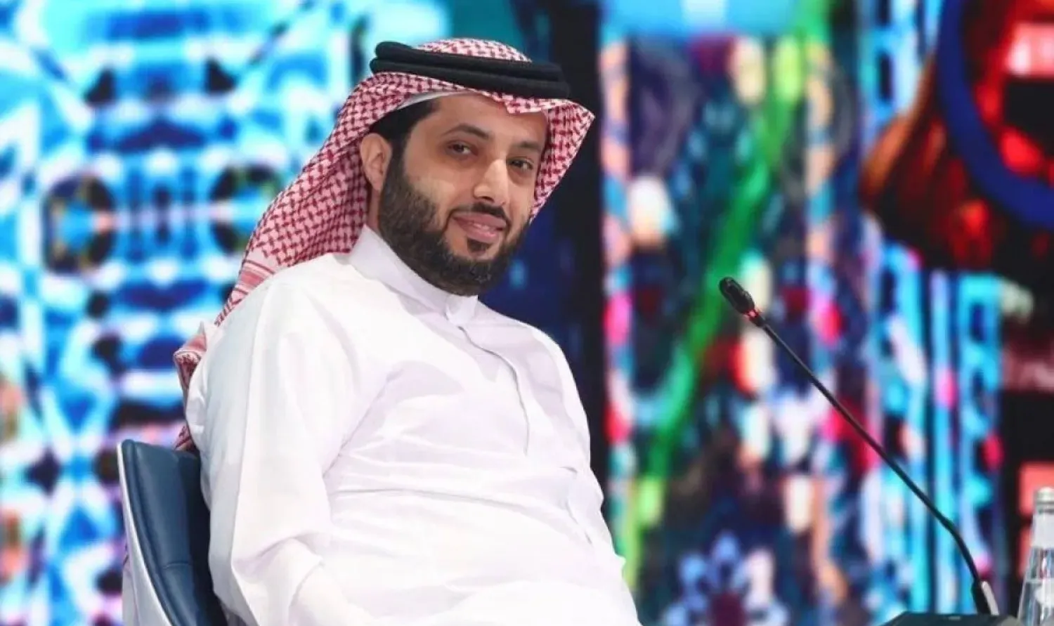 هل تم عزل تركي آل الشيخ من منصبه بسبب مصر؟