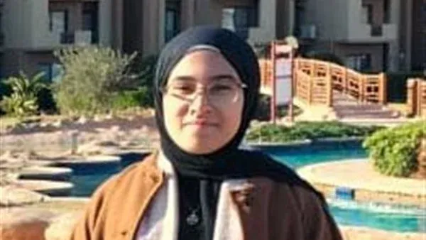 والد الطالبة سارة عادل يطالب بتكريمها بالعبور بعد تخطي مجموعها 100%