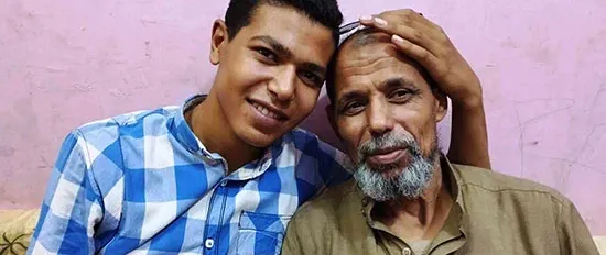 أكبر طالب إعدادي.. عطية من بني سويف يلقن الجميع درسا في الإرادة