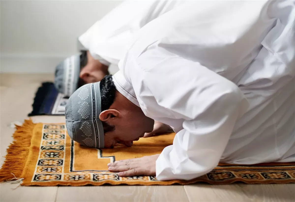 مواعيد الصلاة بالتوقيت الجديد 2026 في المحافظات