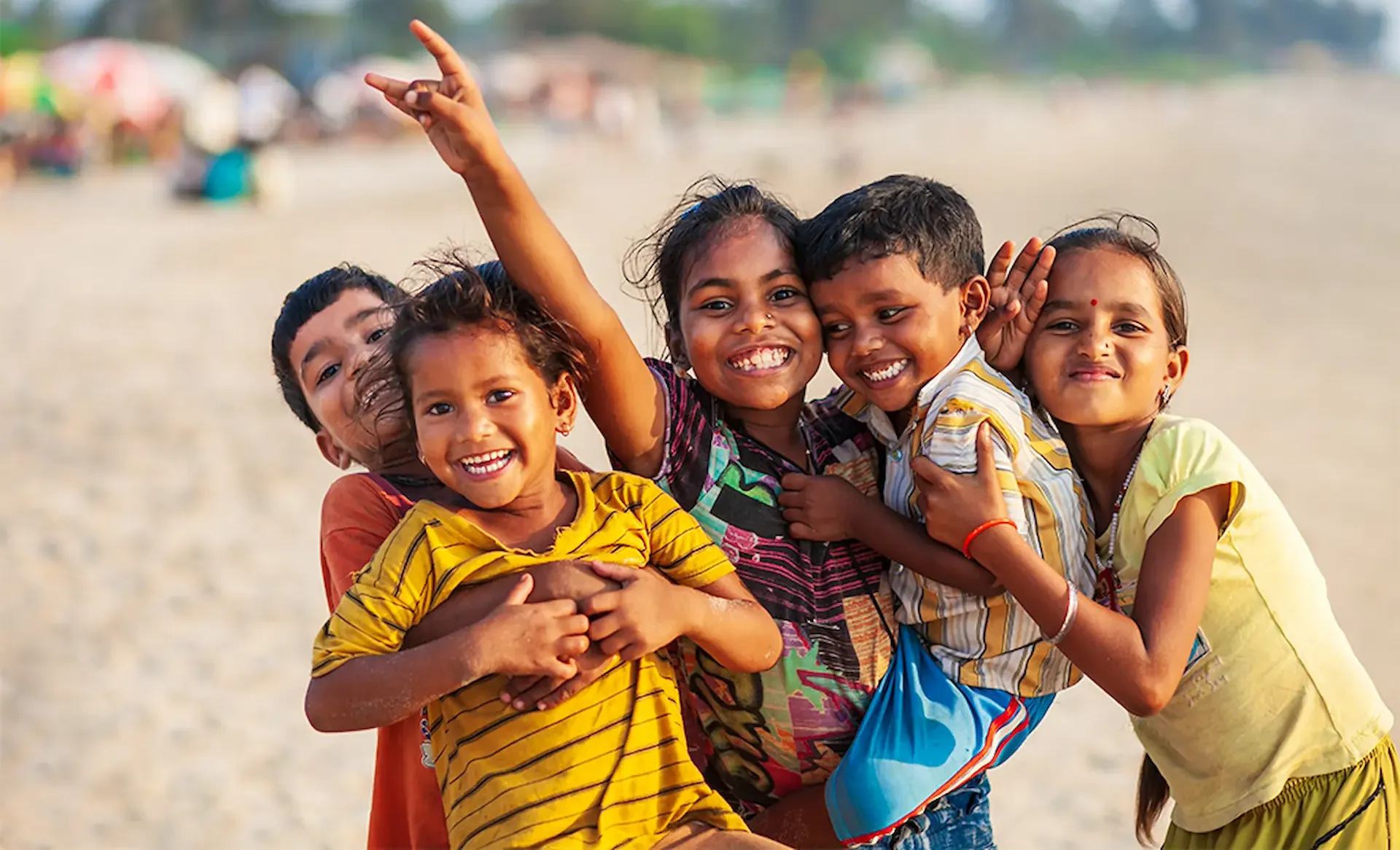 نشيد وقصيدة عن اليتيم مكتوبة بكلمات مؤثرة تصف واقع الحياة