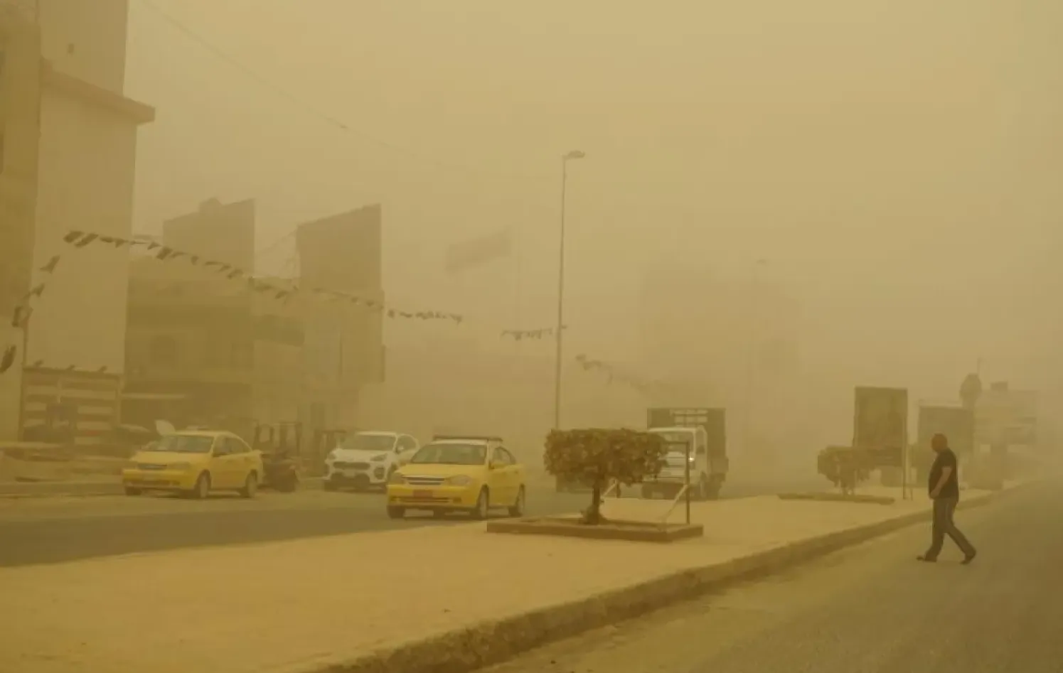 أحوال الطقس.. عاصفة ترابية تضرب المحافظات وتحذيرات عاجلة من تدهور الرؤية