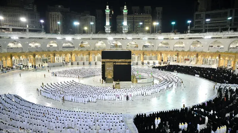  جدول أئمة الحرم المكي هذا الأسبوع 1446 من 6 إلى 12 ذو القعدة وقائمة المؤذنين 