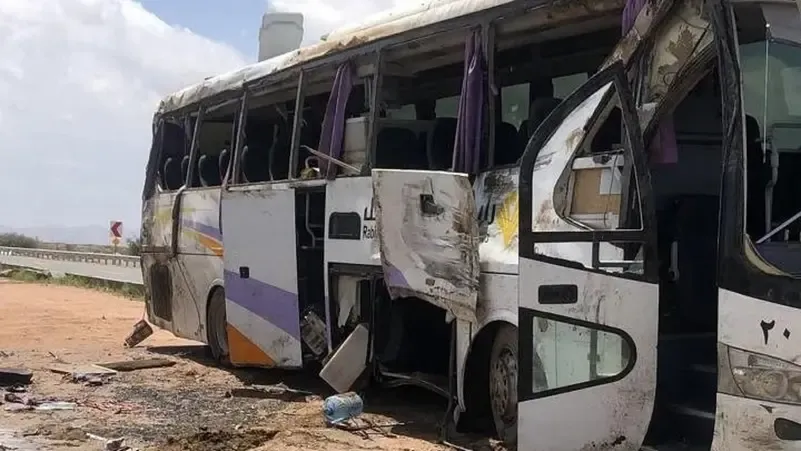 حادث صحراوي المنيا اليوم.. 8 وفيات و14 إصابة في انقلاب أتوبيس بالأسماء