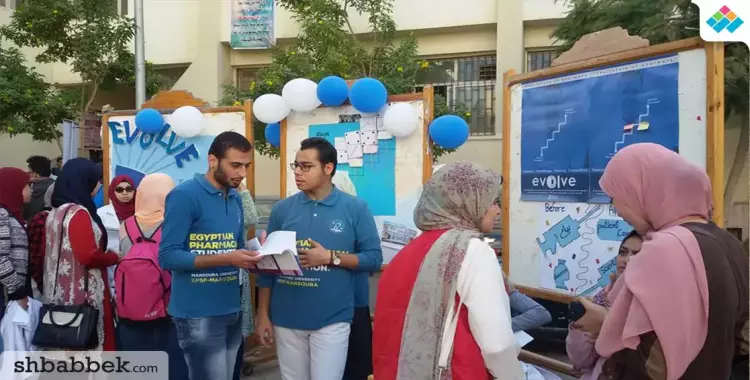  120 طالبا يسجلون في فعاليات مشروع «أنت التغيير» بكلية الصيدلة جامعة المنصورة 