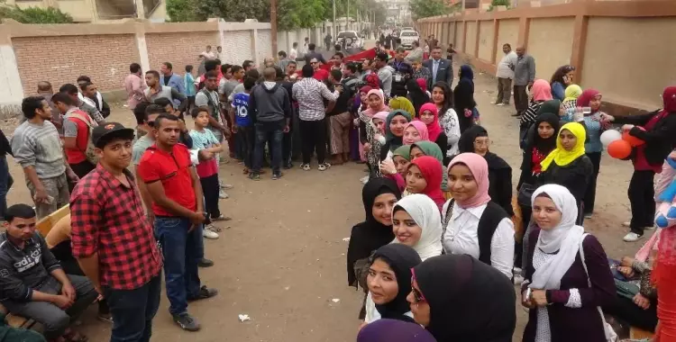  8 أوتوبيسات من جامعة المنيا للجان الانتخابات في اليوم الثالث 