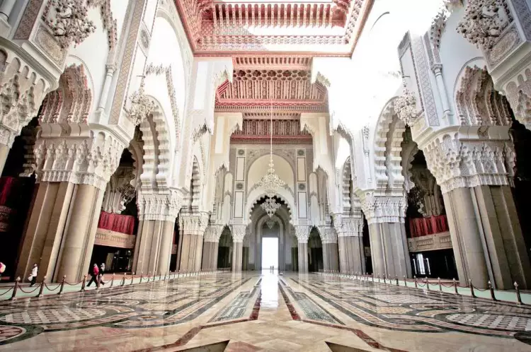 مسجد الحسن الثاني بالدار البيضاء من الداخل