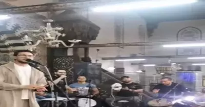 فيديو إنشاد مصطفى عاطف داخل المسجد بالطبول والرقص