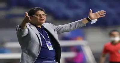 تطورات الحالة الصحية لـ أيمن الرمادي بعد وعكته الطارئة بالدوري