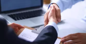 دار الإفتاء تُحلل إيداع المال في البنوك (فيديو)