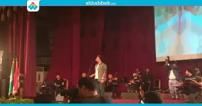 محمد محسن يبدأ حفل جامعة القاهرة بـ«السلام الجمهوري»