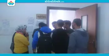 صور| توافد طلاب «آداب بنها» على سحب استمارات الترشح للاتحاد