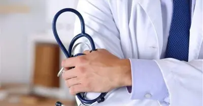 طعن طبيب بـ «مطواه» داخل مبنى النيابة الإدارية