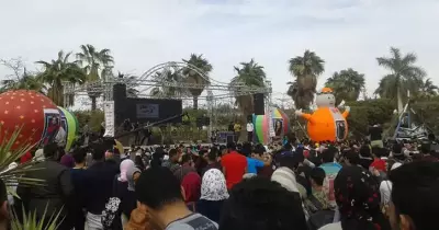 منعا للتحرش.. فصل الشباب عن البنات بحفل جامعة حلوان والطلاب يرقصون على مافيا