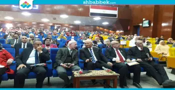 نائب رئيس جامعة بنها يستعرض إنجازات قطاع الدراسات العليا والبحوث