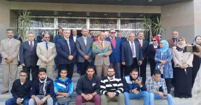 على استحياء.. جامعة حلوان تنظم وقفة تضامنية مع القدس
