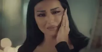 شاهد.. سمية الخشاب تعرض للجمهور عضوها المتهتك بسبب عنف أحمد سعد