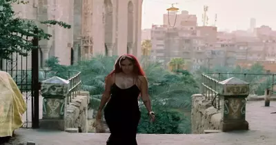 ترجمة كلمات أغنية القاهرة لكارول جي.. خمور وعلاقة مع رجل عصابات