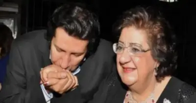 وداعا والدة هاني رمزي.. المرض ينهي رحلة أم الرموز الثلاثة