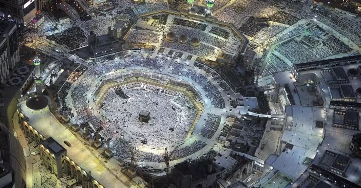  جدول أئمة الحرم المكي هذا الأسبوع 1446 من 20 إلى 26 ذو القعدة وقائمة المؤذنين 