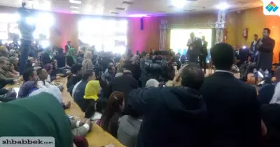 محمد صبحي يمازح طلاب جامعة المنصورة: «أبنائي أعزائي فلذات أكبادي»