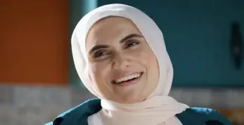 أخت ممثلة مشهورة.. من هي إيمان الشريف بعد خطفها الأنظار بشخصية إيناس؟