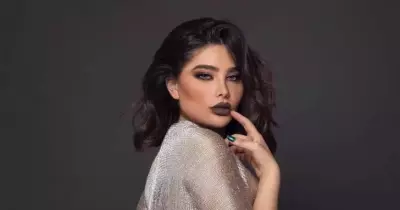 بالصور.. عارضة أزياء تتهم مطرب شهير باختطافها والاعتداء عليها وتعرض الآثار الجسدية