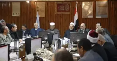 لمناقشة تطوير المناهج الدراسية.. شيخ الأزهر يجتمع بعمداء كليات الجامعة