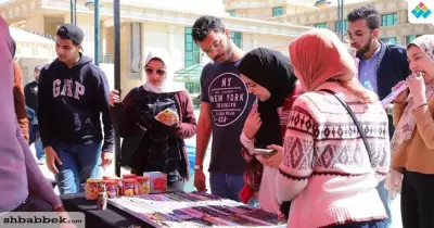 جامعة أكتوبر للعلوم الحديثة تقيم بازارا لهدايا «عيد الأم» (صور)