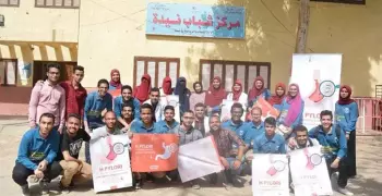 كلية الصيدلة جامعة سوهاج تنظم حملة توعية بخطورة جرثومة المعدة بقرية «نيدة»