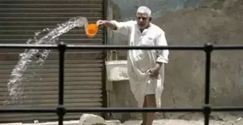 محافظة مصرية تفرض غرامة على رش المياه في الشوارع