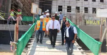 وزير التعليم العالي يتفقد منشآت جامعة العلمين الجديدة (صور)