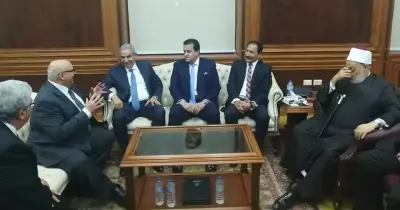 وزير التعليم العالي يشيد بمبادرة «اندماج» في هندسة عين شمس