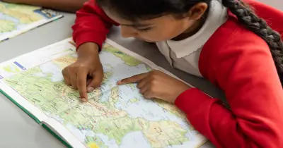 كتاب الامتحان جغرافيا للصف الثاني الثانوي الترم الثاني 2026