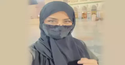 نيرمين محسن تتصدر التريند بعد فيديو داخل المسجد النبوي بالحجاب| شاهد