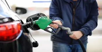 أسعار وقود السيارات اليوم.. سعر لتر 80 و92 و95 في المحطات