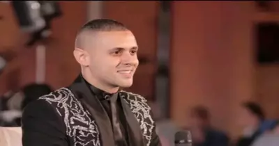 من هو مصمم الأزياء إسلام سعد الذي لاحقته تهمة تهريب الدولارات للخارج؟