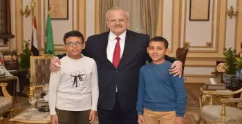 رئيس جامعة القاهرة عن «الطفل المعجزة»: «أنا طالع الأول على محافظتي ومعملتش ازعرينا» (فيديو)