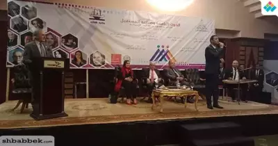 بالأغاني والشعر.. افتتاح الجلسة الثالثة في مؤتمر كلية آداب عين شمس الدولي