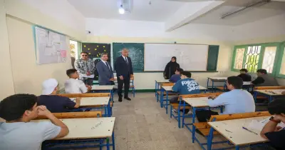 بالصور.. شبهة غش جماعي في لجنة الأول على الثانوية العامة 2026
