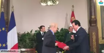 وزير التعليم العالي يوقع اتفاقية إعادة تأسيس الجامعة الفرنسية في مصر