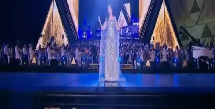  فقرة الفنانة فاطمة سعيد مع الطفل آسر في افتتاح المتحف المصري الكبير (فيديو) 