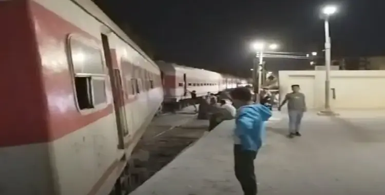  حادث قطار الغربية اليوم.. خرج عن القضبان (صور) 