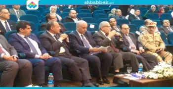 إبراهيم محلب يوجه طلاب جامعة الإسكندرية بالتبرع للمشاريع القومية