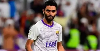 نادي العين الإماراتي يتحدث عن ضم اللاعب حسين الشحات لصفوفه