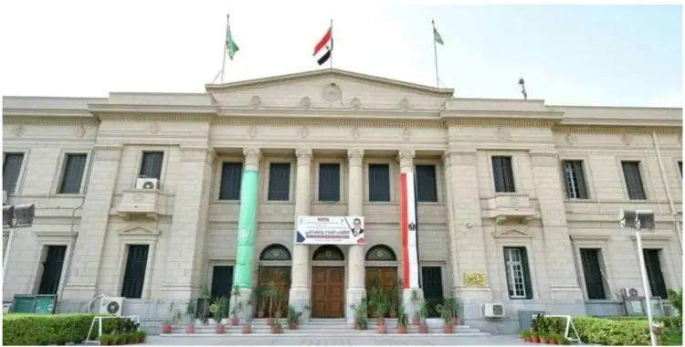  إجازة رسمية لطلاب كلية حقوق جامعة القاهرة يومي السبت والأحد.. تفاصيل 