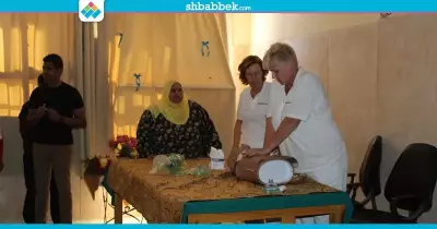 وفد من السفارة الهولندية يشارك بورشة تدريبية لطلاب «تمريض جنوب الوادي»